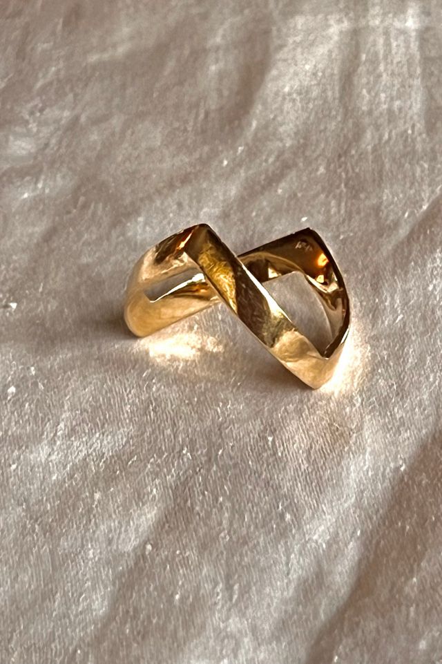 Vintage 14K Gold V Ring  Selected by Anna Corinna #3