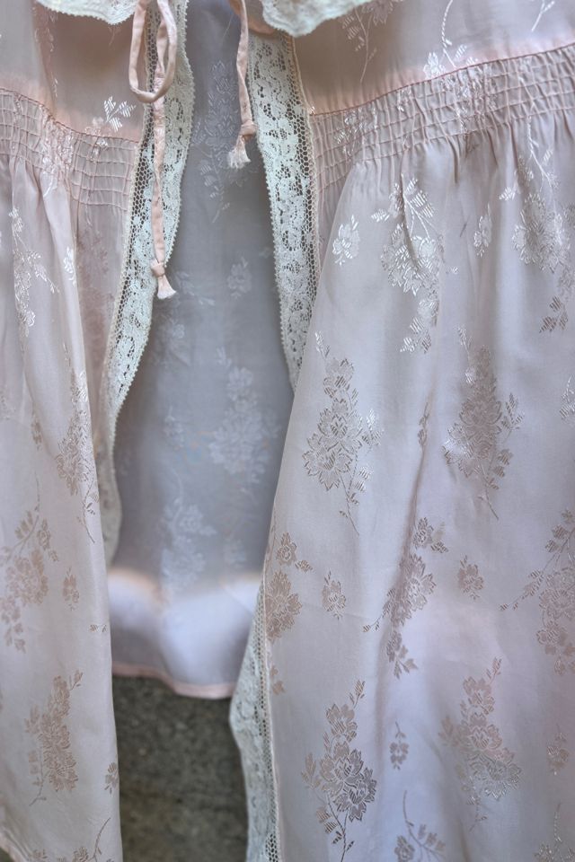 1940s Rayon Satin Floral Jacquard Bed Jacket with Smocked Yoke & Lace Trim - Selected by Market Vintage #3