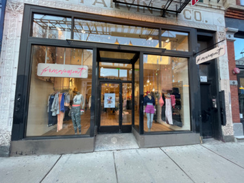 Free People  Shopping in Lake View, Chicago