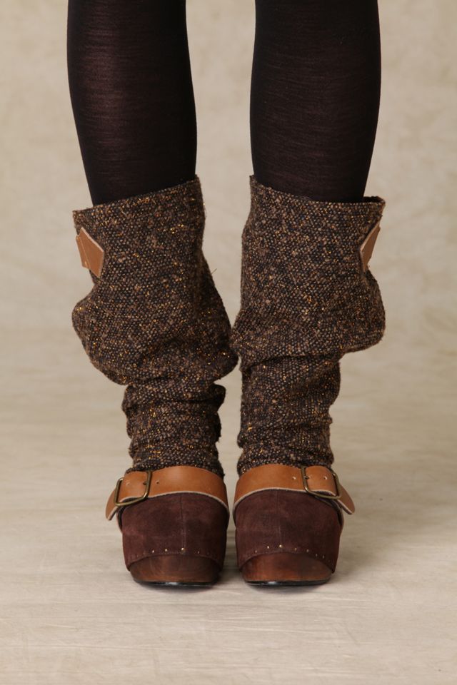 Longer Lashes Clog Boot #1