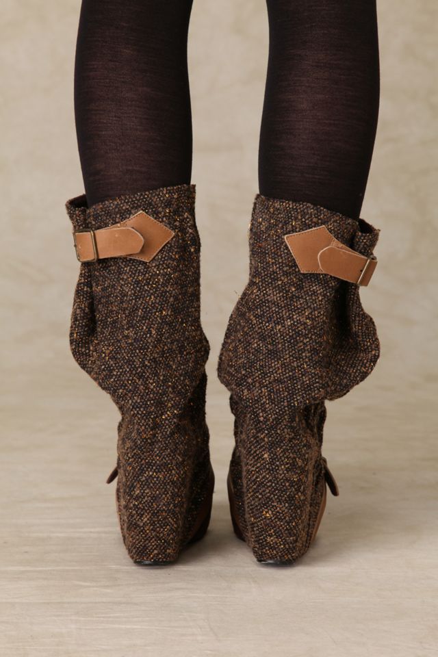 Longer Lashes Clog Boot #2