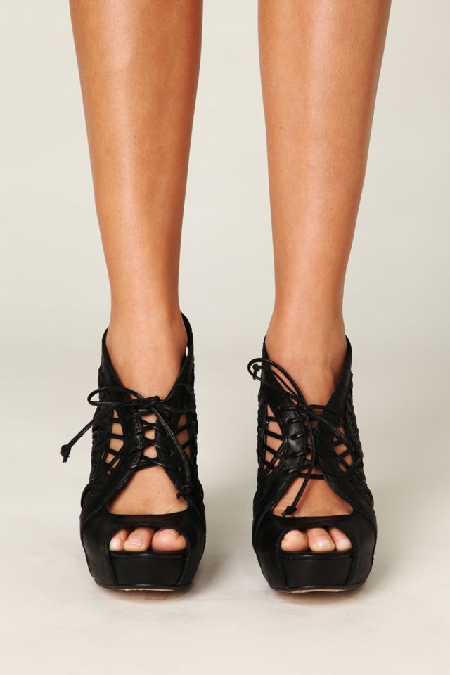 Kellan Wedge #1