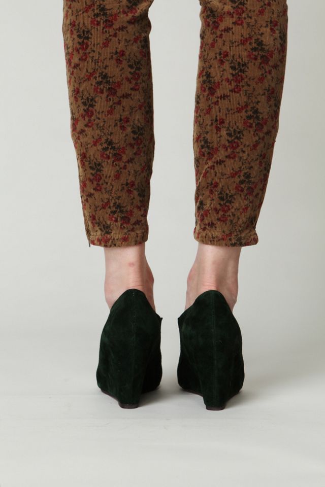 Arwen Almond Wedge #2