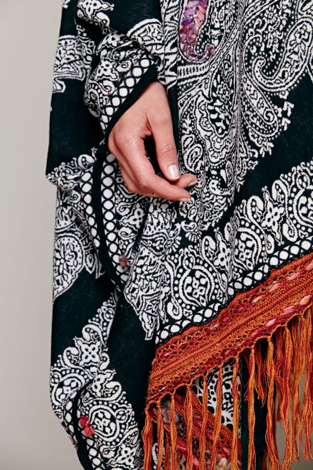 Hendrix Yarn Fringe Poncho #4