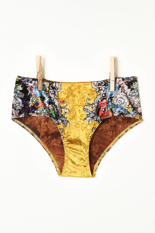 Velvet Undie #4