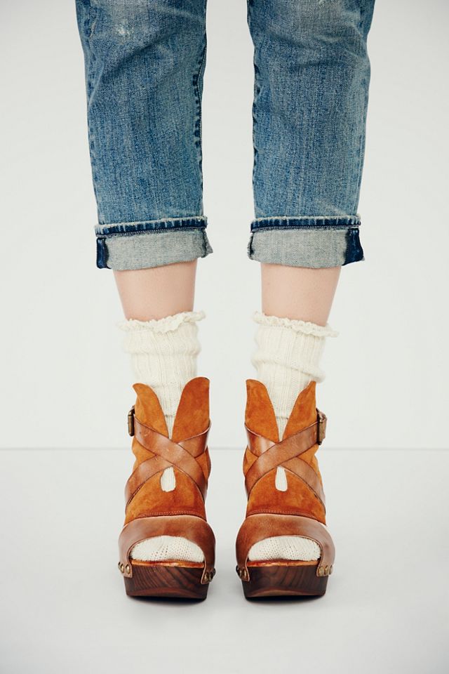 Rendering Crochet Clog #2