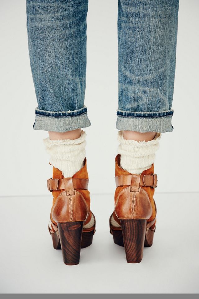 Rendering Crochet Clog #3