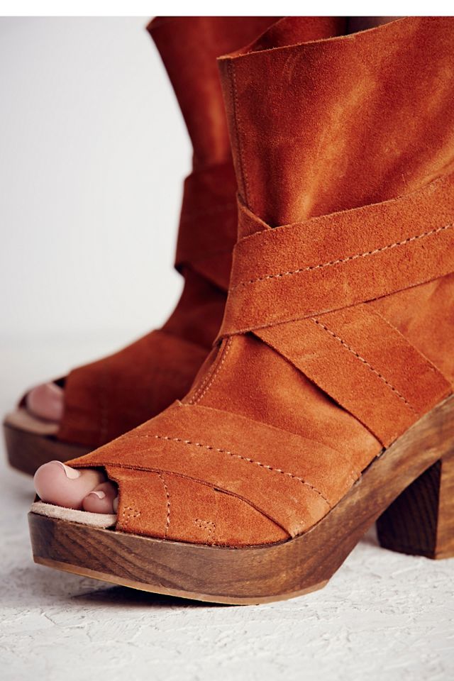 Spire Wrap Clog #4