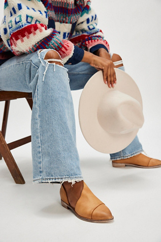 Royale Flat par FP Collection en Camel, pour femme taille: EU 38.5 chez Free People