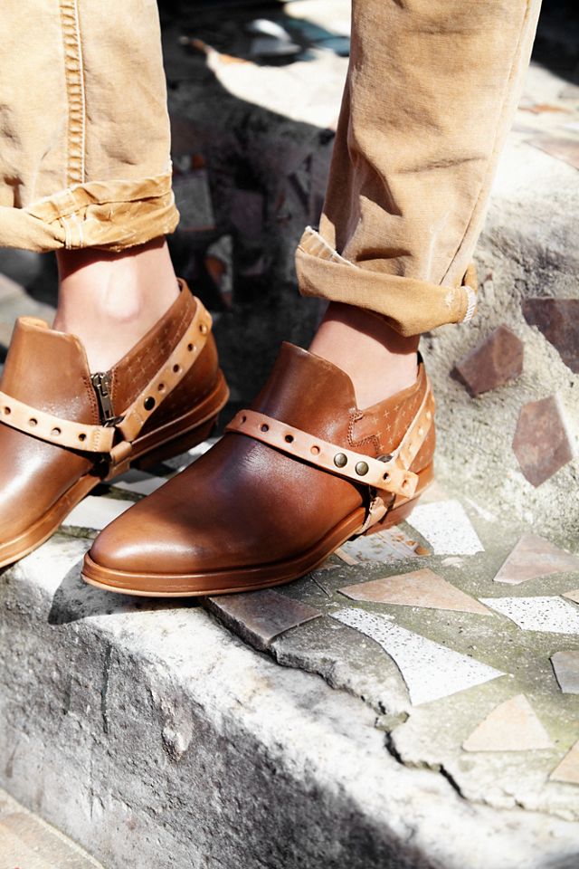 Vicente View Ankle Boot