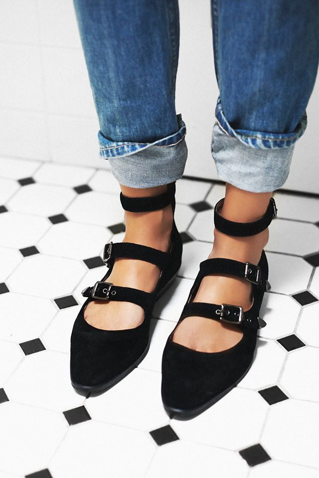 Melbourne Buckle Flat