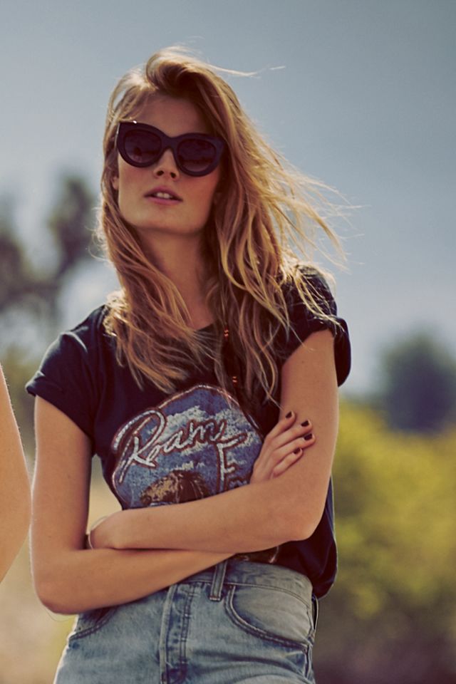 Feather Hearts Tee