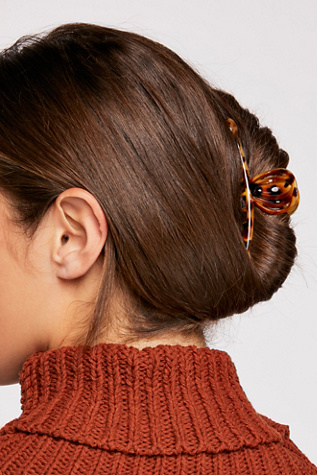 Fine Hair Claw by Medusa's Heirlooms at Free People in Brown Tort