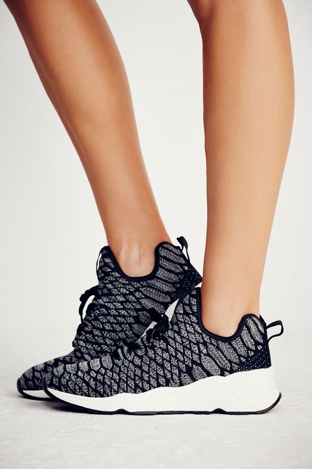 Magma Sneakers #1