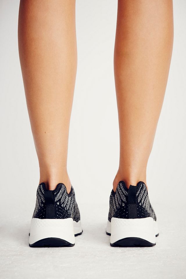 Magma Sneakers #3