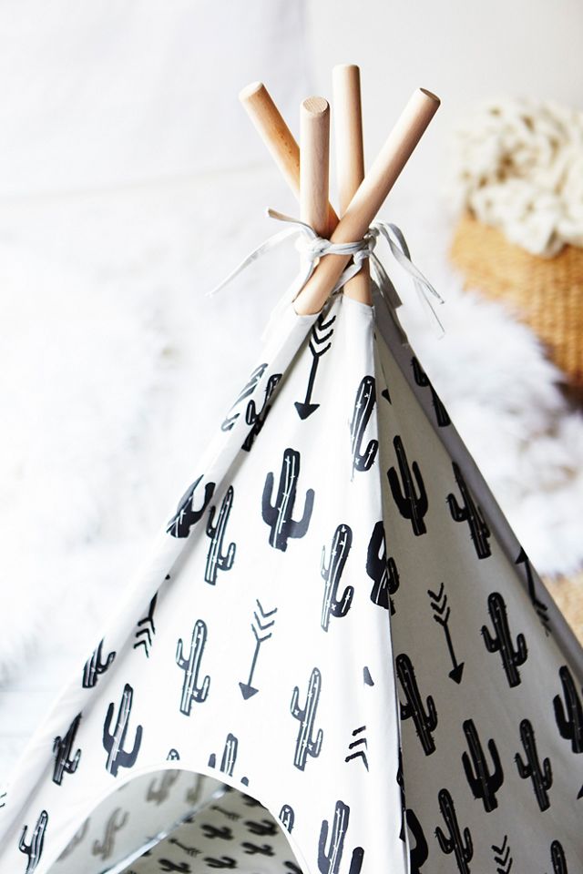 Big Bite Dog Teepee #2