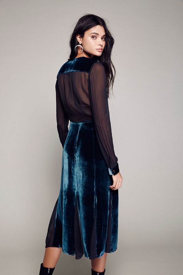 Amelina Velvet Dress