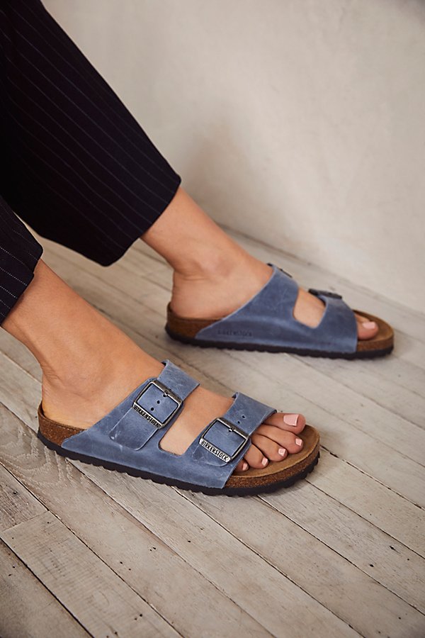 Birkenstock Arizona Soft Footbed  Sandals In Dusty Blue Oiled Leather