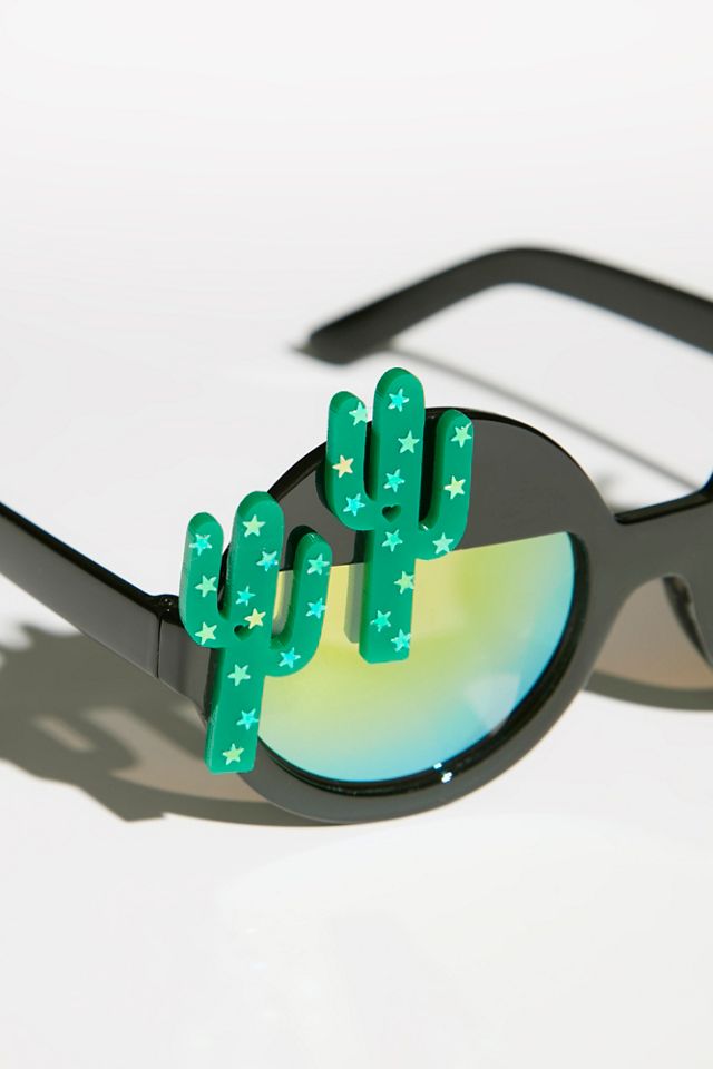 Desert Moon Sunnies | Free People display picture 3