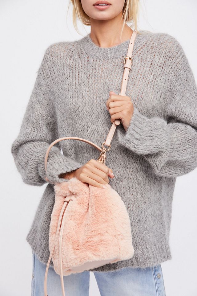 Fur store bucket bag