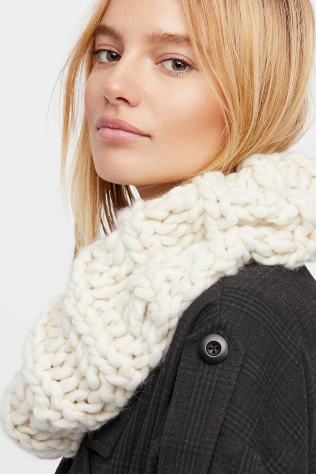 Cleopatra Handknit Cowl #3