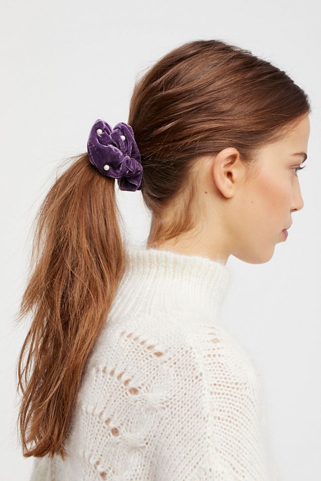 Pearl Velvet Scrunchie