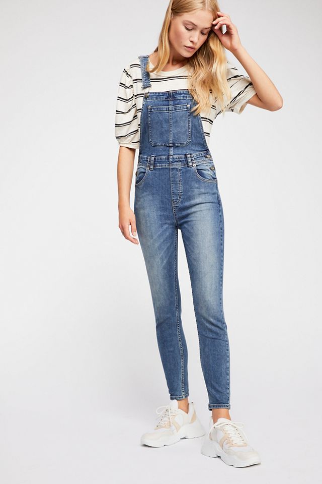 NWT Free deals People Skinny Denim Overalls in the color Dawn Size 26