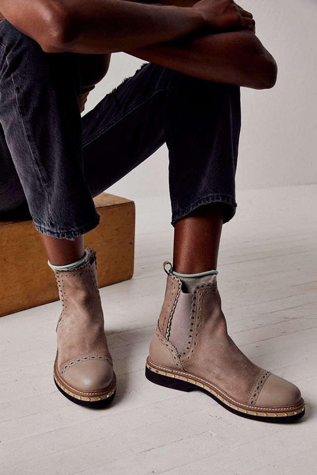 Atlas Chelsea Boots