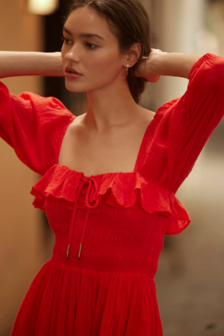 Oasis Midi Dress par free-est en Coquelicot Rouge, pour femme taille: XS chez Free People