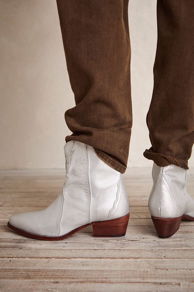 FREE PEOPLE New Frontier Womens Western Boots - WHITE