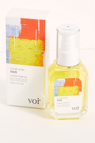 Voir Walk In The Sun Hair Oil at Free People in Black