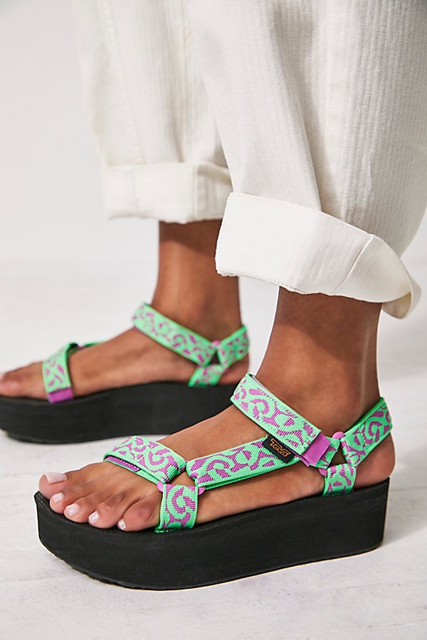 Teva Flatform Universal Sandals In Flip Green / Pink