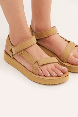 teva midform leather