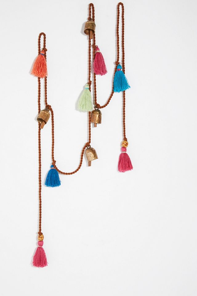 Holi Essence Garland #1