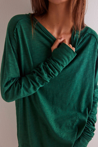 We The Free Arden Tee at Free People in Uncut Emerald, Size: Medium