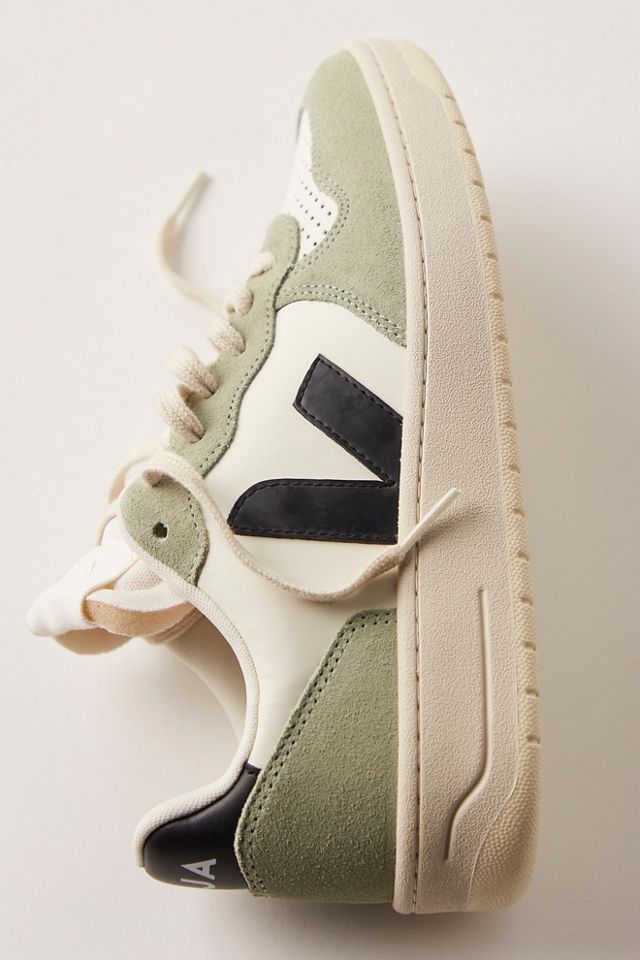 Veja V 10 Sneakers