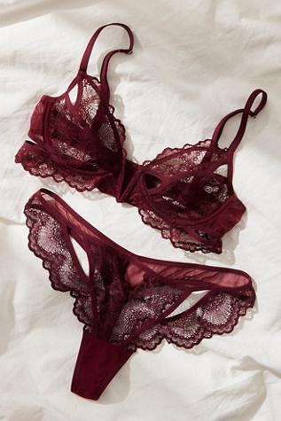 Thistle And Spire Kane Cutout V-wire Bra In Cherry