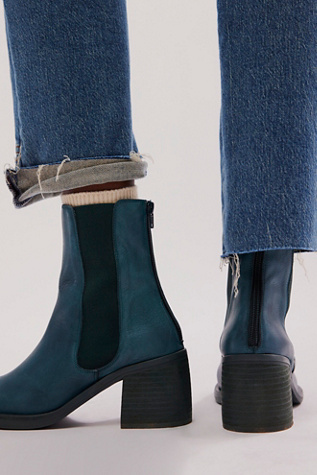 Essential Chelsea Boots