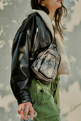 Hudson Sling Bag product page