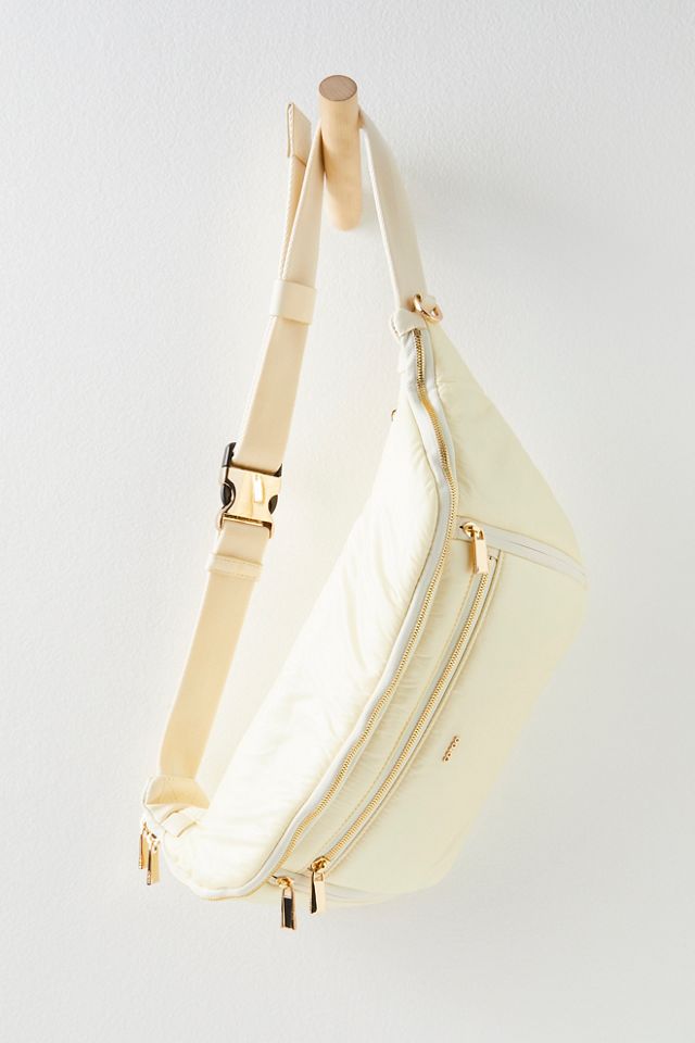 caraa sling bag