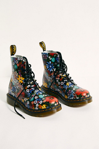 Pascal wanderlust boots online