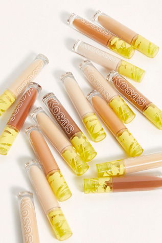 Kosas Revealer Super Creamy + Brightening Concealer by Kosås at Free People in Light With Golden Undertones