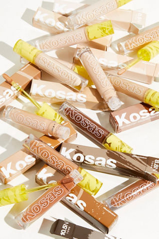 Kosas Revealer Super Creamy + Brightening Concealer by Kosås at Free People in Medium+ With Neutral Peach Undertones