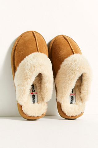 Minnetonka Chesney Slipper