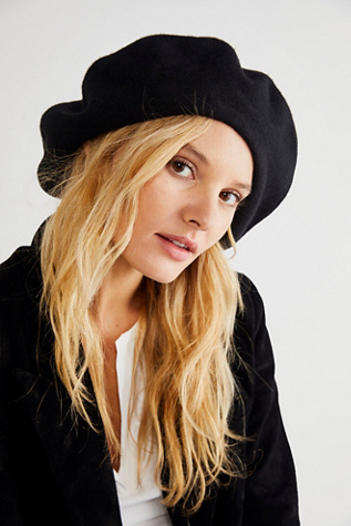 Margot Slouchy Beret at Free People in Black