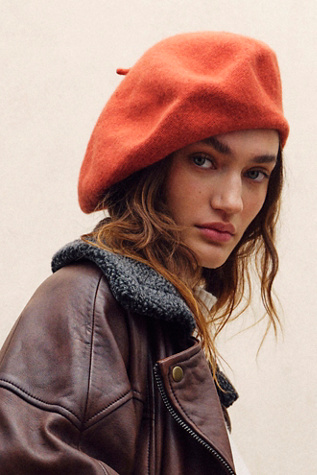 Margot Slouchy Beret at Free People in Cayenne