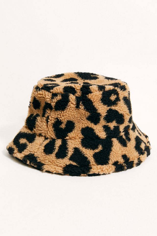 Leo Fleece Bucket Hat | Free People display picture 1