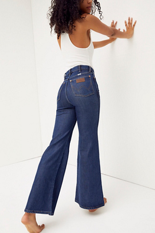 Wrangler Wanderer 622 High Rise Flare Jeans | Free People