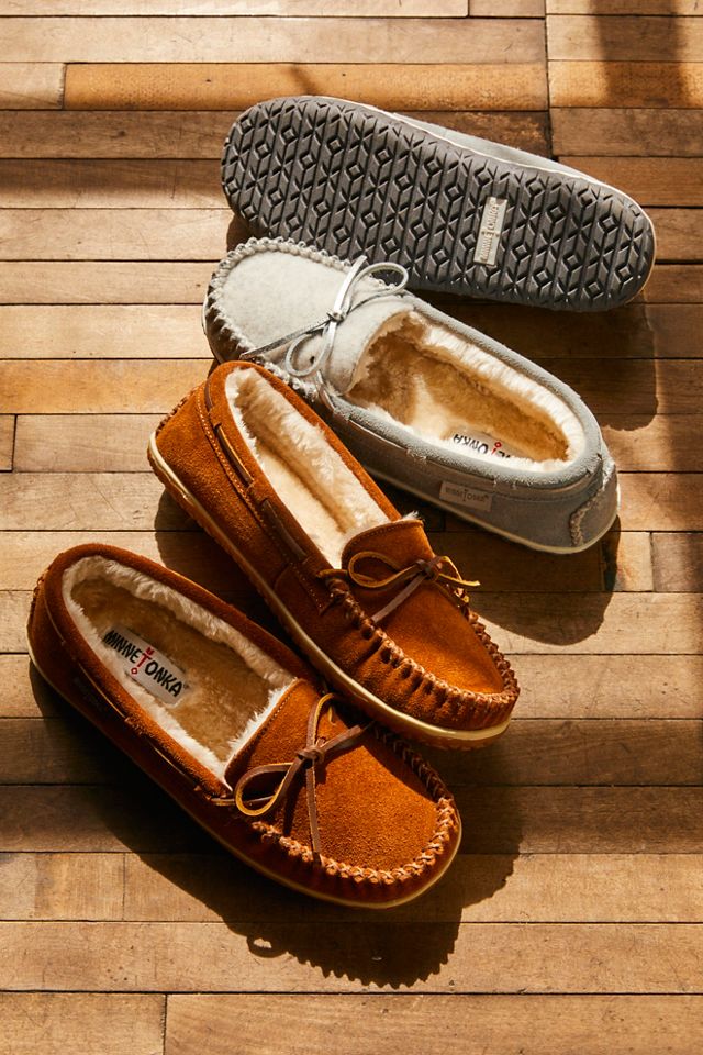 So store moccasin slippers