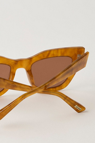 Женские солнцезащитные очки Free People Decker Polarized Square Sunglasses, цвет: Янтарный — фото 5